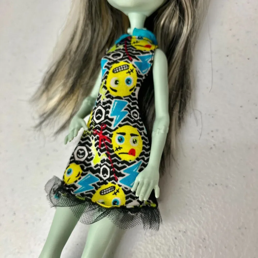 Monster High Emoji Frankie Stein Doll Boots Dress Sunglasses Mattel 2016 DVH19